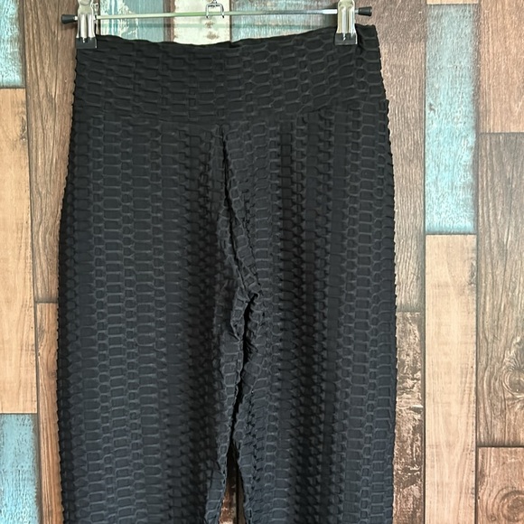 Small black stretchy tick tok leggings - Picture 2 of 11